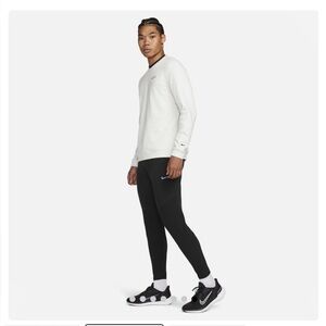 NWT Nike crew neck track club sweater